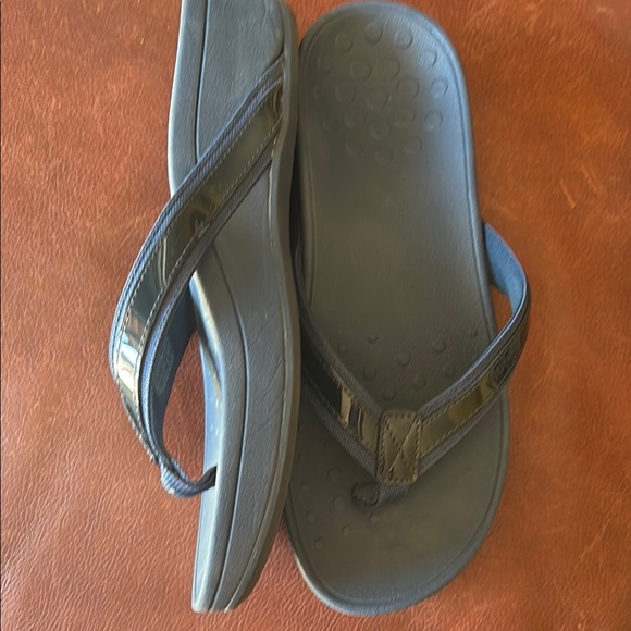 Vionic High Tide Women's Sandals - Picture 2 of 8
